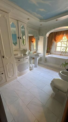 Exklusive Erdgeschossresidenz mit Haus-in-Haus Charakter – Foto 1
