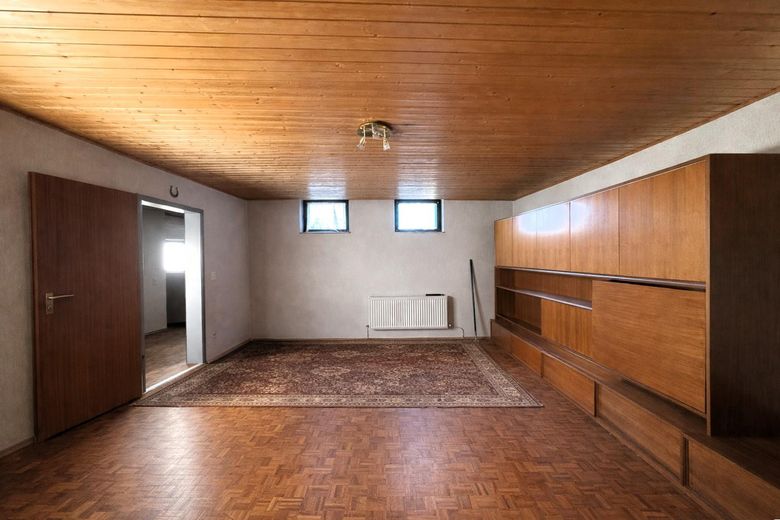 Zwei Häuser, viele Möglichkeiten: Bungalow & vielseitig nutzbares Zweithaus auf großem Grundstück – Großer Kellerraum Bungalow 