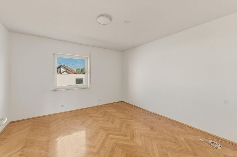 Familienhaus mit großem Garten und Potenzial – Schlafzimmer