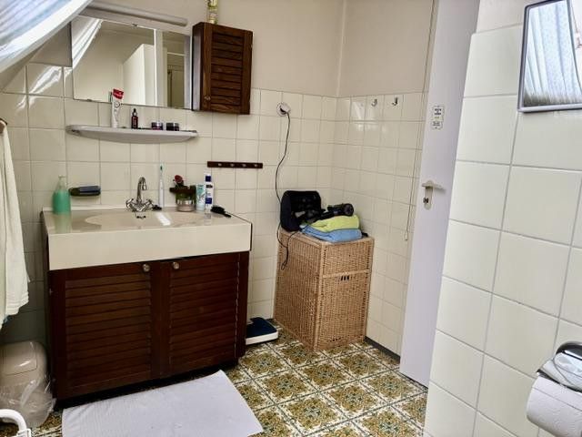 Bremen-Radio Bremen, gut aufgeteiltes Einfamilienhaus in Zentraler Lage – Duschbad
