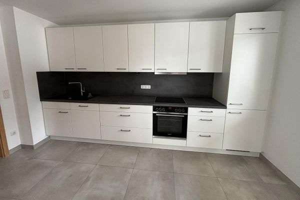 Ankastre mutfaklı ve balkonlu 3 odalı daire