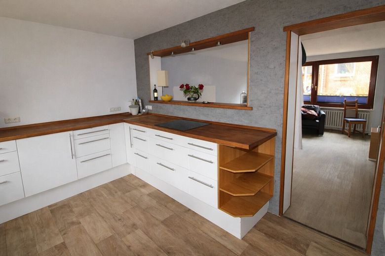 Charmantes Reihenmittelhaus auf Helgoland-Oberland mit ausgebautem Dachgeschoss und 2 Terrassen – Küche 3