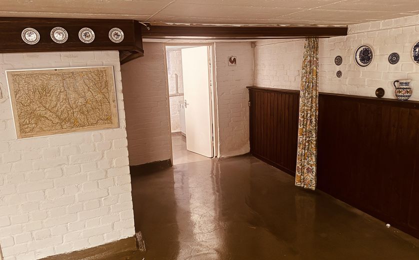 Bungalow w Reinbeku na końcu ślepej uliczki – Ehem. Partyraum Keller