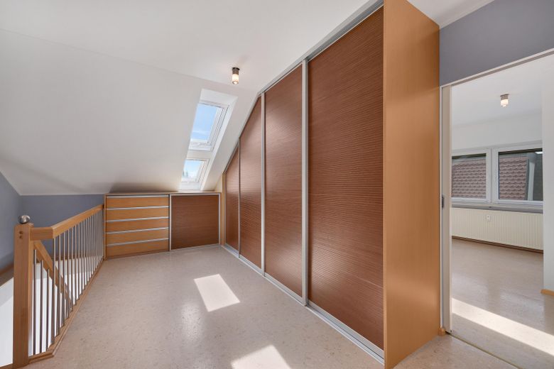 İki yaşam katına sahip 99 m² dubleks daire ve tek araçlık garaj – Fotoğraf 3