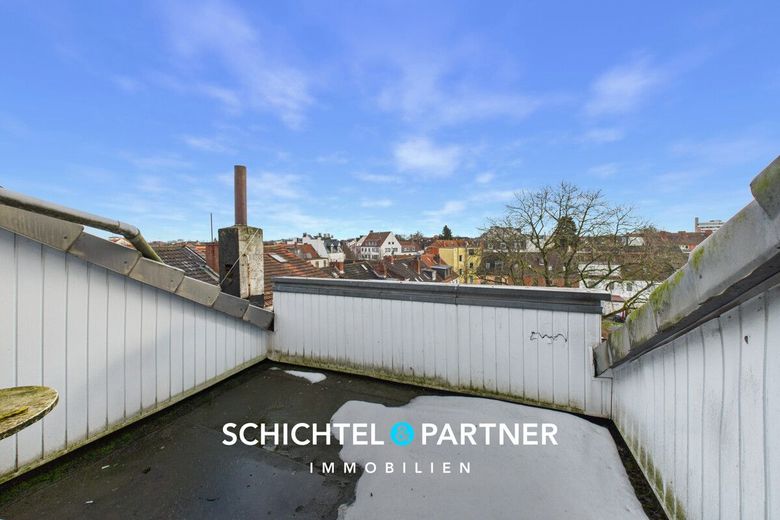Lindenhof | Geräumiges Reihenmittelhaus Nähe Waterfront mit Ausbaupotenzial – S&amp;P | Balkon