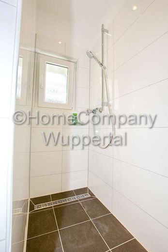 Möbliertes Zimmer mit eigenem Duschbad und DSL-Nutzung in bevorzugter Lage – 82b10e063fa959459a28f26ec93195435613127d.jpg