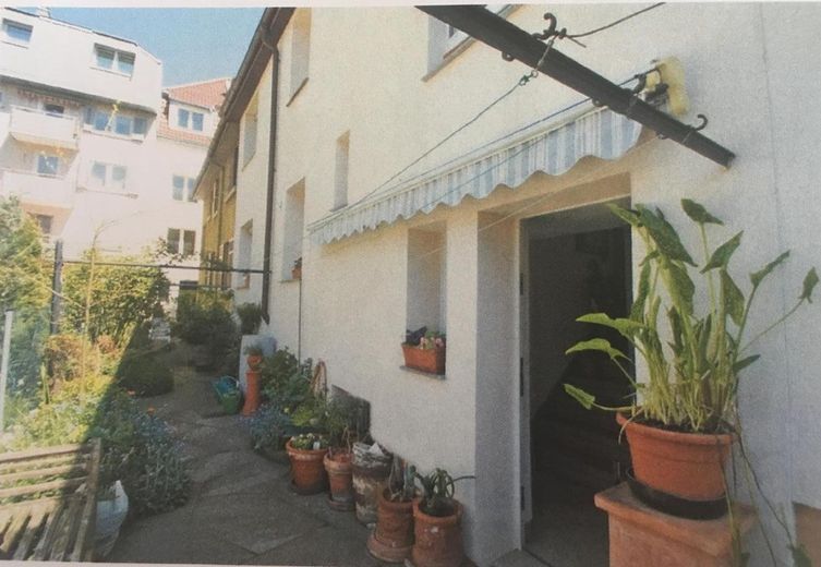 Vollvermietetes WG-Haus in Stuttgart, 10 Zimmer, 4,84 % Rendite, provisionsfrei – Foto 3