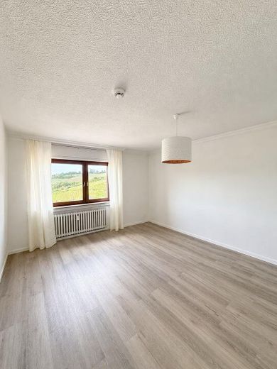 von Privat Eigentumswohnung  Großzügige 4-Zimmer-Wohnung in Olewig mit Balkon, Garage und Stellplatz – Schlafzimmer