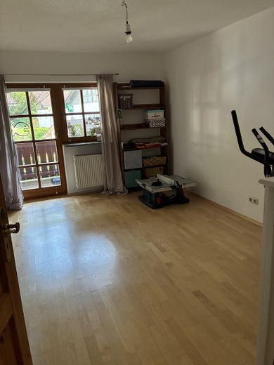Gepflegtes Reiheneckhaus in ruhiger Lage – Kinderzimmer/Büro