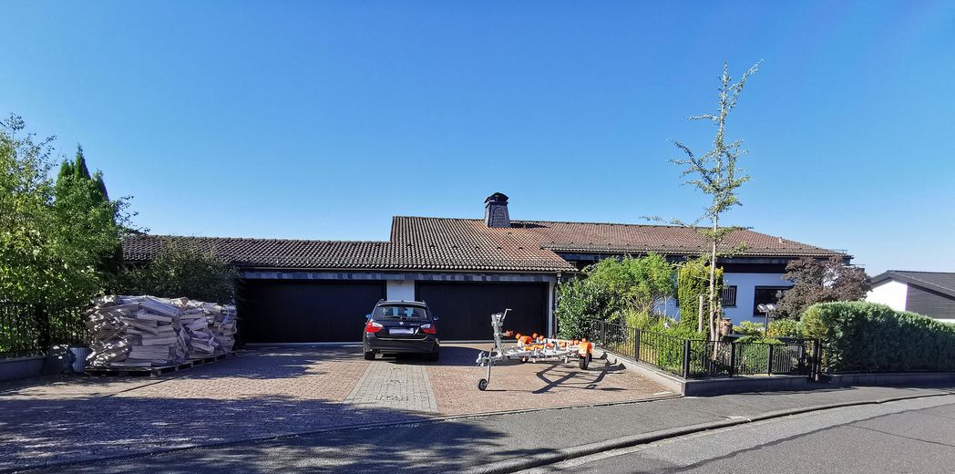 Nordansicht: 2 Doppelgaragen