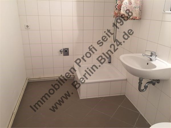1 Zimmer Südseite - Nähe US Bahn – 10.10.15 158