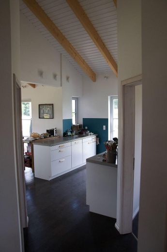 Haus am See mit Gründach – Küche