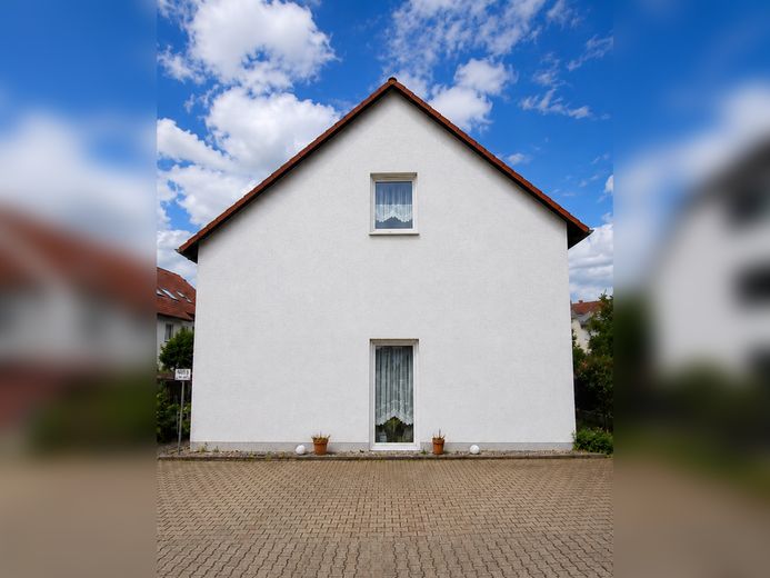 *Reihenendhaus in ruhiger Lage von FFM-Griesheim* – Außenansicht