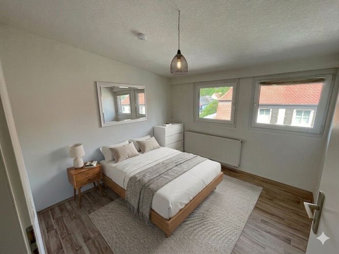 Schlafzimmer 1