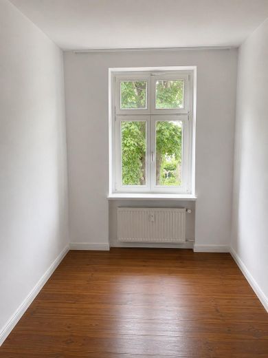 Encantador piso antiguo de 3 habitaciones – Schlafzimmer