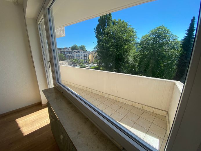 Top- Lage, schöne, ca. 53 qm Wohnung, 2 Zi.+je 1 Balkon+alle Räume mit Fenster – Balkon vor Schlafz. u. Bad