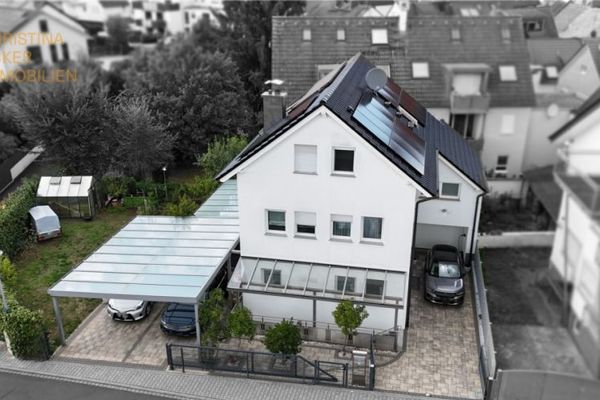 Rödermark Ober-Roden'de PV sistemi ve ayrı dairesi bulunan aile dostu müstakil ev