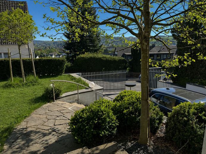 Eine Immobilie zum Verlieben - gepflegtes Einfamilienhaus in Gevelsberg – Blick des Vordergartens