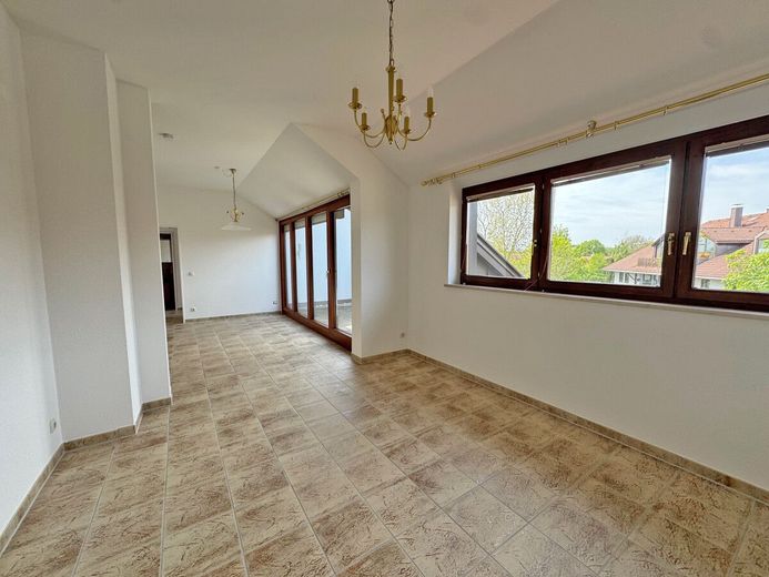 Bezugsfrei: Dachgeschosswohnung mit 2 herrlichen Dachterrassen in Taufkirchen – Wohnen Essen