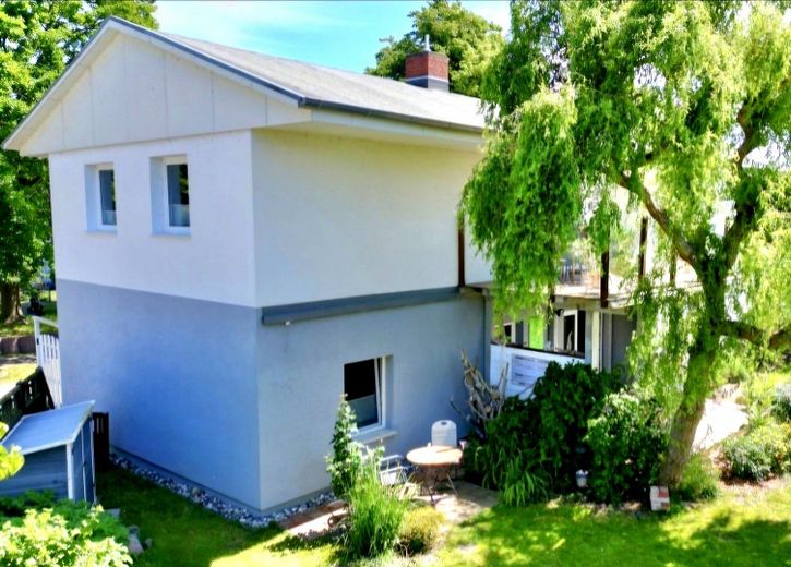 [SENZA PROVVIGIONE]   Architettura studiata sull'acqua: La casa delle possibilità a Lietzow (Rügen) – Blick zum Appartement