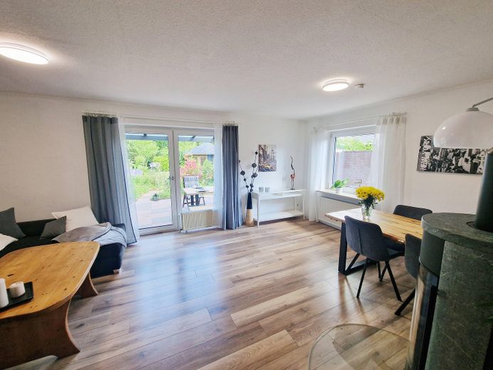 DA PRIVATO: Casa adatta alle famiglie a Bordesholm (bifamiliare) – Wohnzimmer