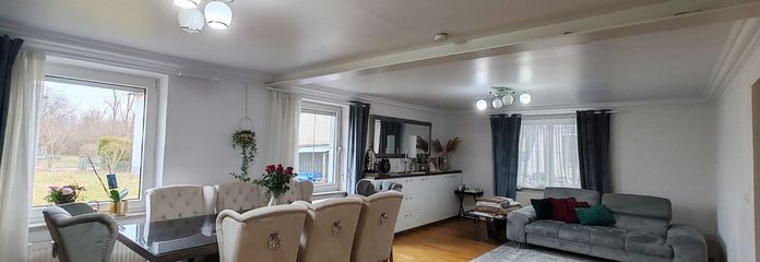 Einfamilienhaus mit 2 Wohnungen – Wohnzimmer im EG