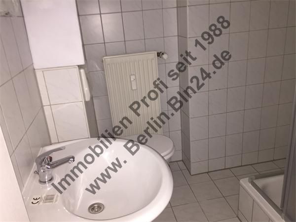 Wohnung mieten - -- Dachgeschoß Duschbad - ruhig schlafen zum Innenhof – 2-27.02.2016 083