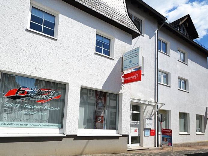 Anlageobjekt mit Potenzial: Geschäftshaus im Zentrum von Dierdorf/A3 Köln-Frankfurt – Foto 1