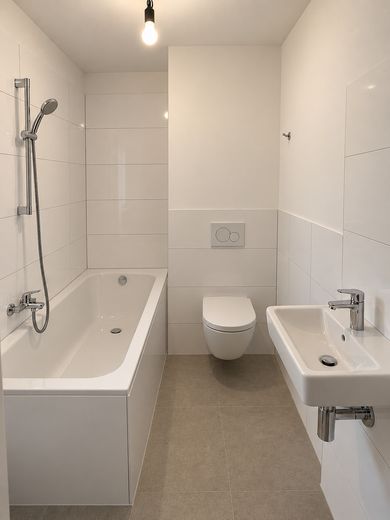 Pierwsze zasiedlenie po remoncie: mieszkanie 2-pokojowe w Heckinghausen – Badezimmer