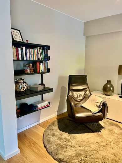 Casa d’architetto completamente ristrutturata a Mainz-Drais | 191 m2 | 7,80 m di larghezza della casa | 3 bagni | Pompa di calore – Leseecke Kamin