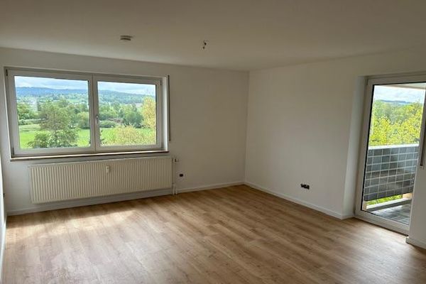 Renovierte 2.5 Zimmer Wohnung mit Balkon im Zentrum von Weiden
