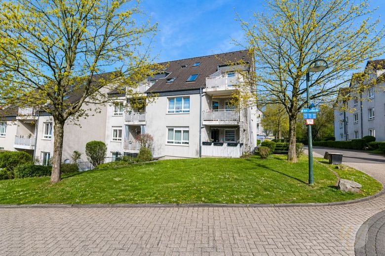 Solides Investment mit Zukunft: Zwei Mehrfamilienhäuser mit 13 Wohneinheiten – Hausansicht