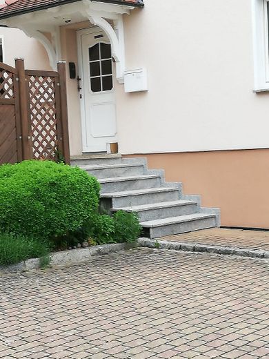 Detached house with development potential (no broker) – Eingangsbereich