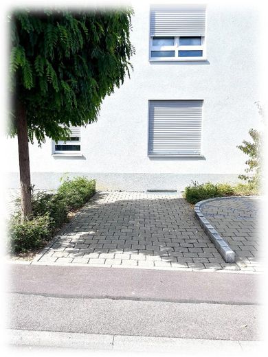 Toekomstbestendig wonen: moderne KfW-55-maisonette (A+) met groot dakterras & 2 parkeerplaatsen – Aussenstellplatz