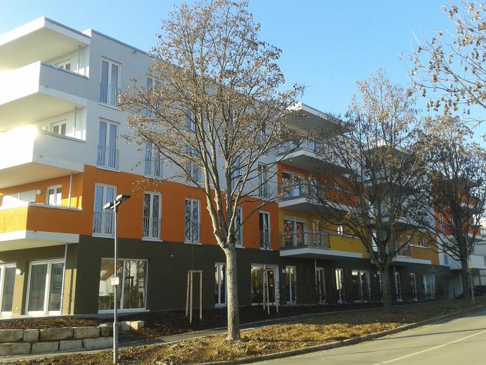 Herrliche 2-Zimmerwohnung im Betreuten Wohnen / Gute Kapitalanlage oder Selbstnutzung – Aussenansicht (Süd-Osten)