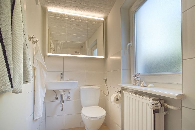 Charmantes kleines Haus im Grünen, renoviert und gut möbliert, PKW-Stellplatz möglich – 7887666c0ac5e7873c9155ae03da724190d17aeb.jpg