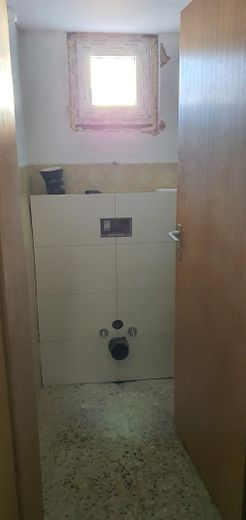 Vecchio casale con 9 stanze, garage e tre piani sottotetto – Foto 17