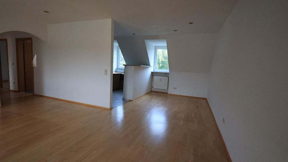 Wohnzimmer - Blick zur Küche