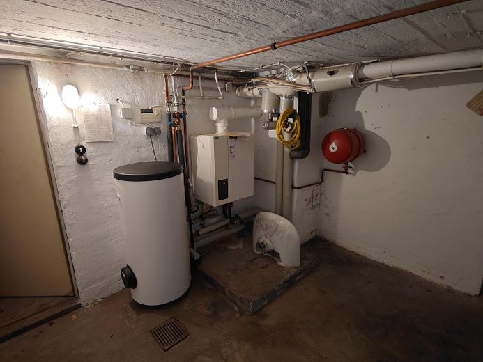 Ehemaliges Pfarrhaus in Oldenstadt zu verkaufen – Heizungskeller
