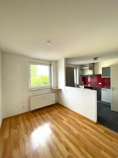 Provisionsfreie lichtdurchflutete 3-Zimmer-Wohnung mit Miele-Küche & Bergblick – sofort verfügbar! – Esszimmer/Küche