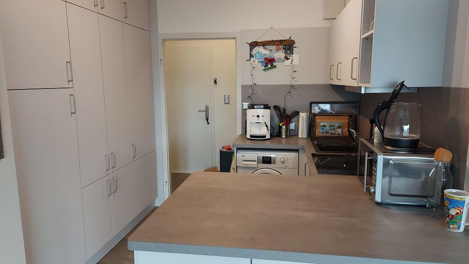 Helle Wohnung mit Balkon direkt am Deich - 2,5 Zimmer, 61qm – Küche
