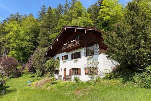 Bad Wiessee – Top-Lage Sonnenverwöhntes Idyll mit Potenzial: Landhaus auf großzügigem Grundstück