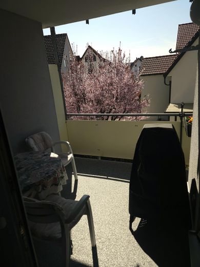 Gepflegte 2-Zimmer-Wohnung mit Balkon und Einbauküche in Leonberg-Gebersheim – Balkon