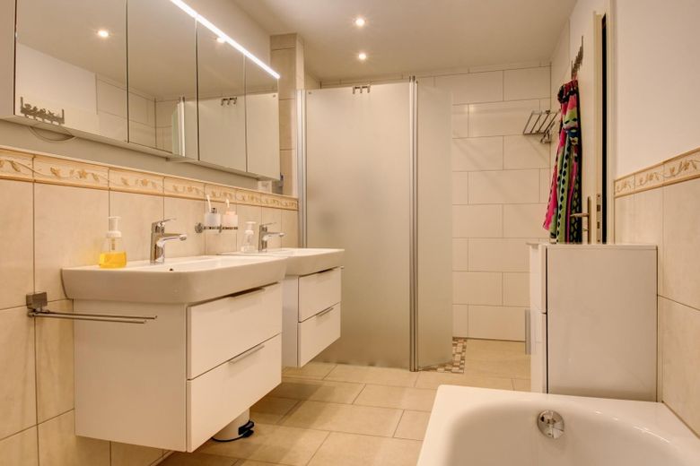 Central, accessible comfort apartment with Baltic Sea views – Vollbad