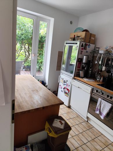 Küche mit Blick zur Terrasse 