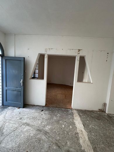 Kompaktes Ladenlokal in Düsseldorf-Rath – Bushaltestelle direkt vor der Tür – Seitenblick in Raum 2