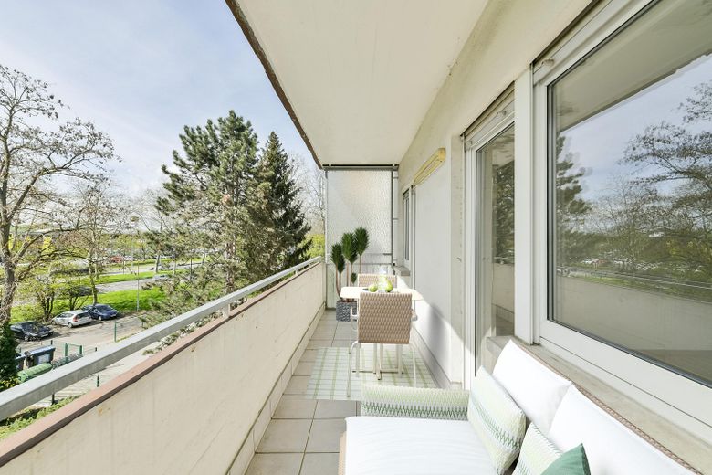 SENZA INTERMEDIARIO & subito libera: appartamento ristrutturato di 3 locali con cucina componibile, KA-Mühlburg – Balkon