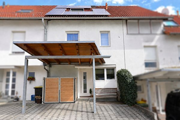 Hochwertig ausgebautes Reihenmittelhaus mit 6,5 Zimmer, PV-Anlage & vielen besonderen Details