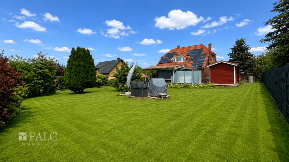 ***Traumhaus mit besonderem Flair - Hochwertig modernisiert und sofort bezugsbereit*** – Garten