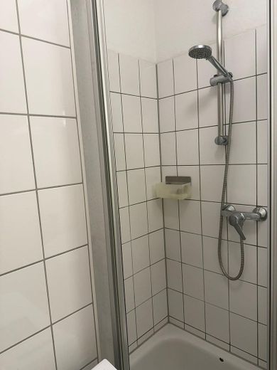 Modern/quiet 1-room apartment with fitted kitchen in central location in Fürth – Foto 9